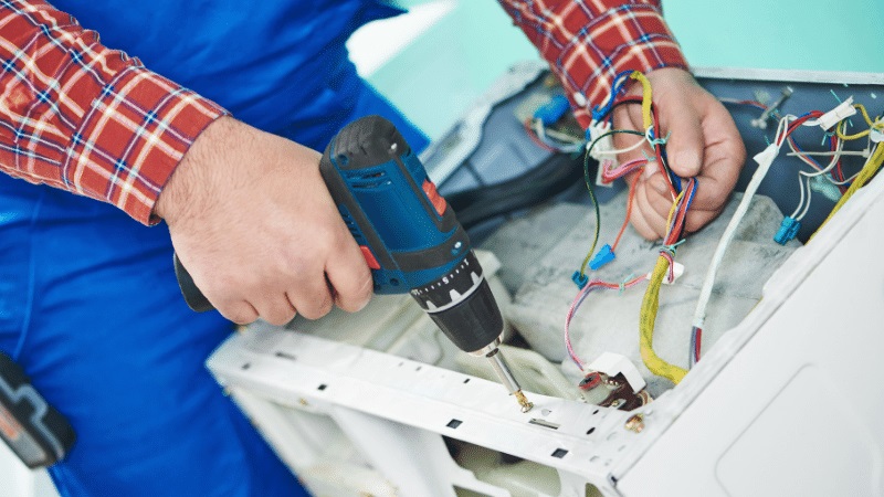 Selendi Vaillant Vaillant çamaşır makinesi kart tamiri – Su almama arızası orijinal parça ile giderildi. - Teknik servis örneği